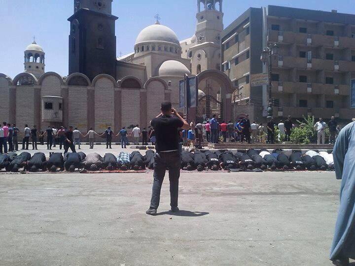 Muslims protecting church in Egypt